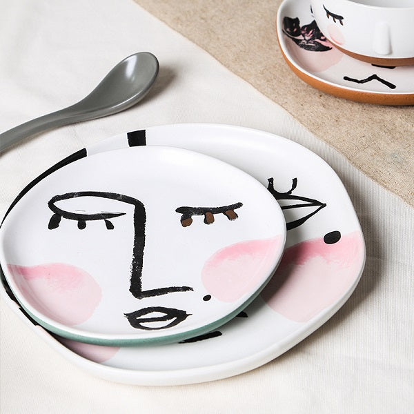 Irregular hand-painted face ceramic dinner plate from qingfa ceramics