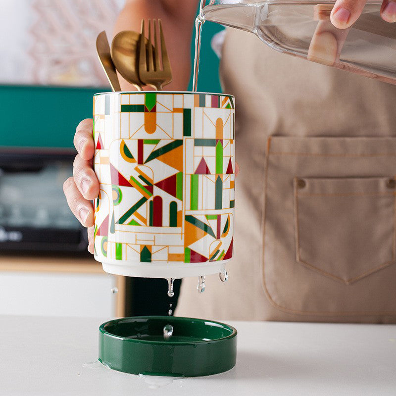 Kitchen utensils can be separated with ceramic drain jars to prevent water accumulation